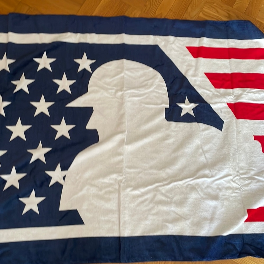 MLB Beach Towel (NEW) Collector’s Item - Picture 1 of 3